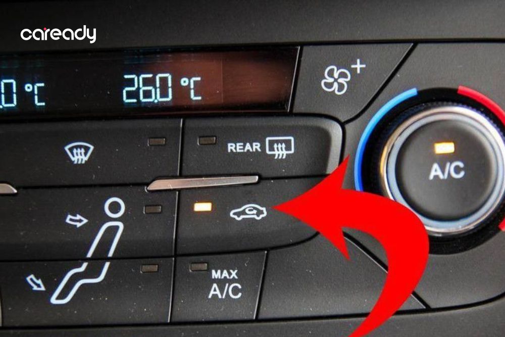 Có thể bật điều hoà chế độ lấy gió trong để cân bằng nhiệt độ bên trong và bên ngoài ô tô