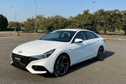 Hyundai Elantra 1.6 AT 2022 Trắng