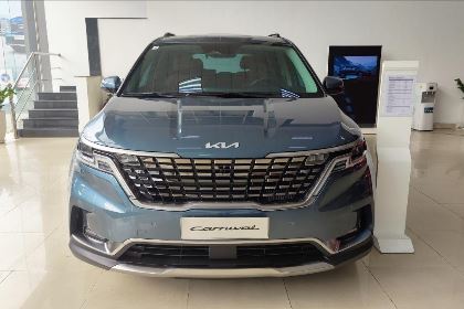 Kia Carnival 2.2D Premium 7 ghế 2022 - Màu xanh