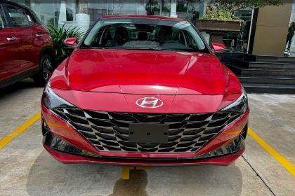 Hyundai Elantra 1.6 AT 2022 Đỏ - Tặng phụ kiện chính hãng
