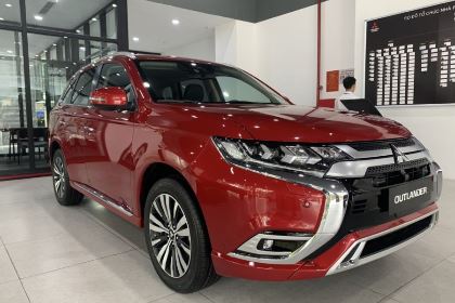 Mitsubishi Outlander 2023 Giá xe lăn bánh  đánh giá thông số kỹ thuật