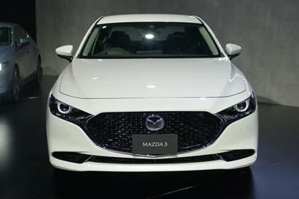 Mazda 3 1.5L Deluxe 2022 Trắng - Tặng kèm phụ kiện