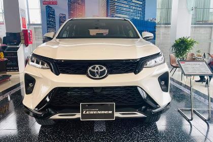Toyota Fortuner 2.4 AT 4x2 Legender 2022 Trắng - Tặng gói phụ kiện chính hãng Toyota