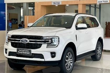 Ford Everest Ambiente 2.0L AT 4x2-2023 Hỗ Trợ 100% Phí Trước Bạ