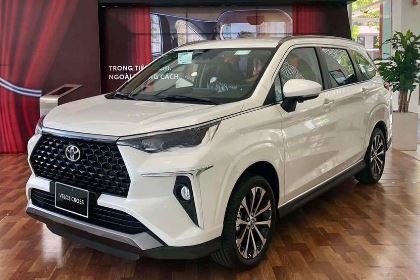 Toyota Veloz Cross CVT TOP -Giảm 100% thuế trước bạ tặng tiền mặt