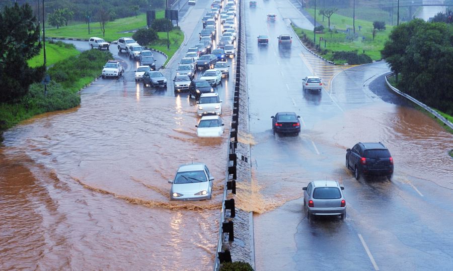 Ô tô ngập nước: nguyên nhân, hệ quả và cách khắc phục